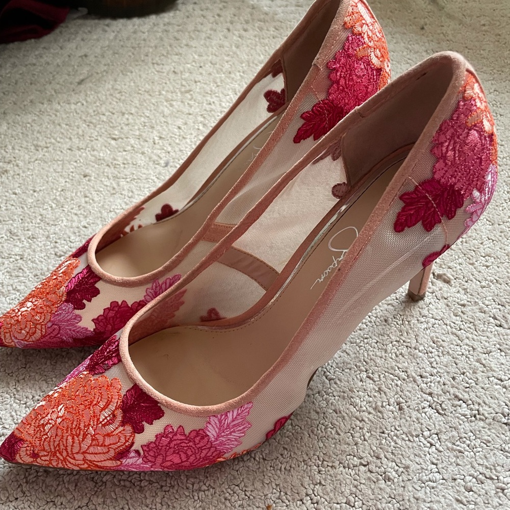 Cute summer pumps!! 🌸🌸🌸